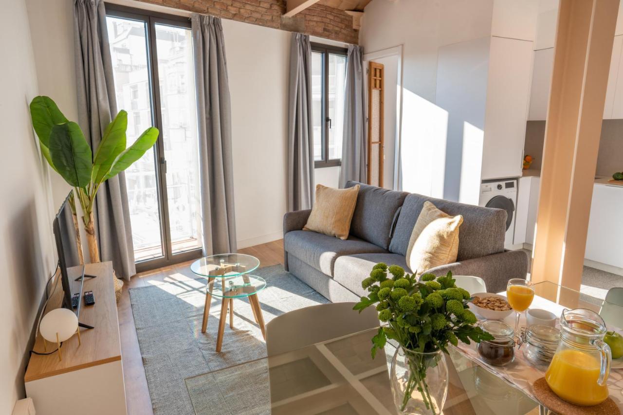 Feelathome Stadium Apartments L'Hospitalet de Llobregat Exterior photo